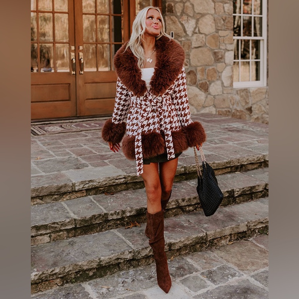 Pink Faux Fur Trim Houndstooth Women's Coat - Picture 5 of 12